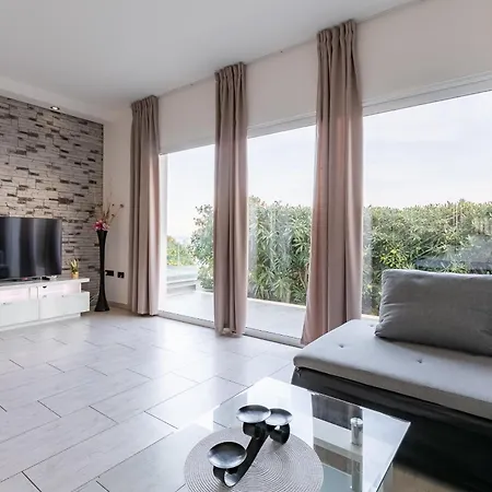 House Martinovic Приградица