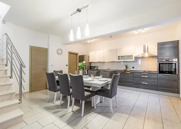 House Martinovic فيلة *